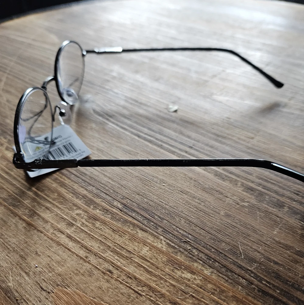 Reading Glasses 👓 - Picture 3 of 5